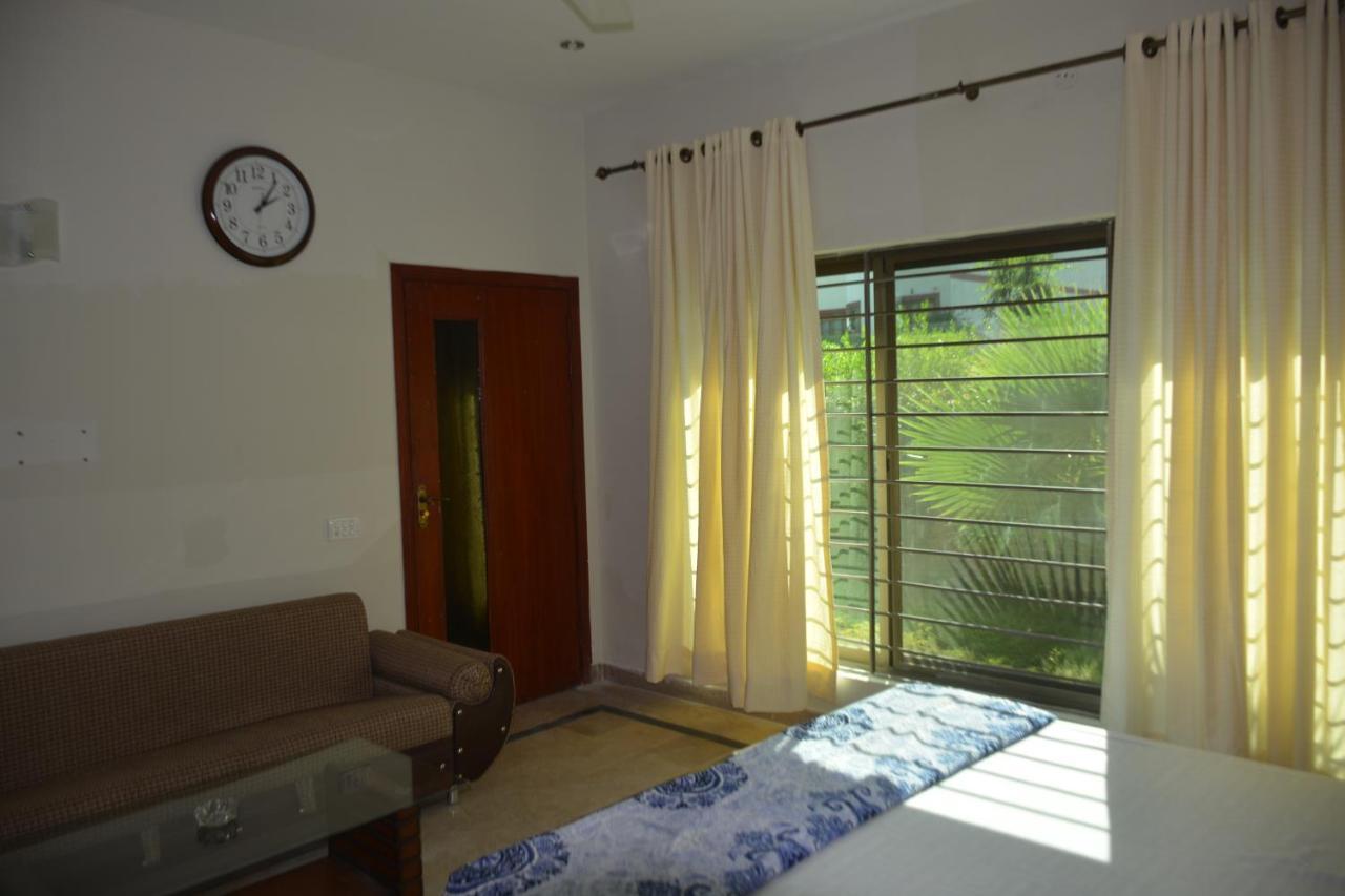The Travelers Den Hotel Islamabad Ngoại thất bức ảnh