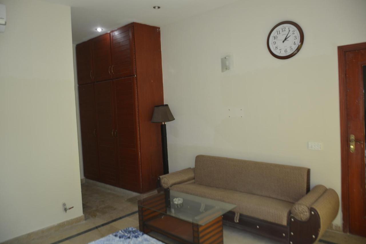 The Travelers Den Hotel Islamabad Ngoại thất bức ảnh