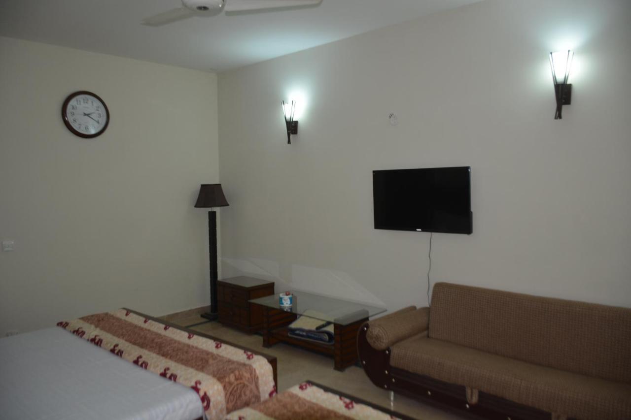 The Travelers Den Hotel Islamabad Ngoại thất bức ảnh