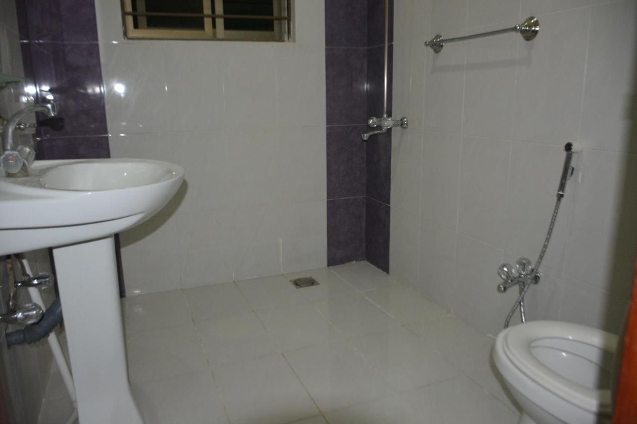 The Travelers Den Hotel Islamabad Ngoại thất bức ảnh