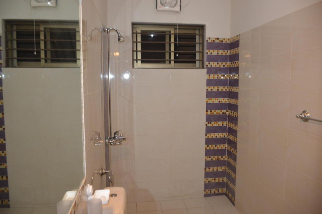 The Travelers Den Hotel Islamabad Ngoại thất bức ảnh
