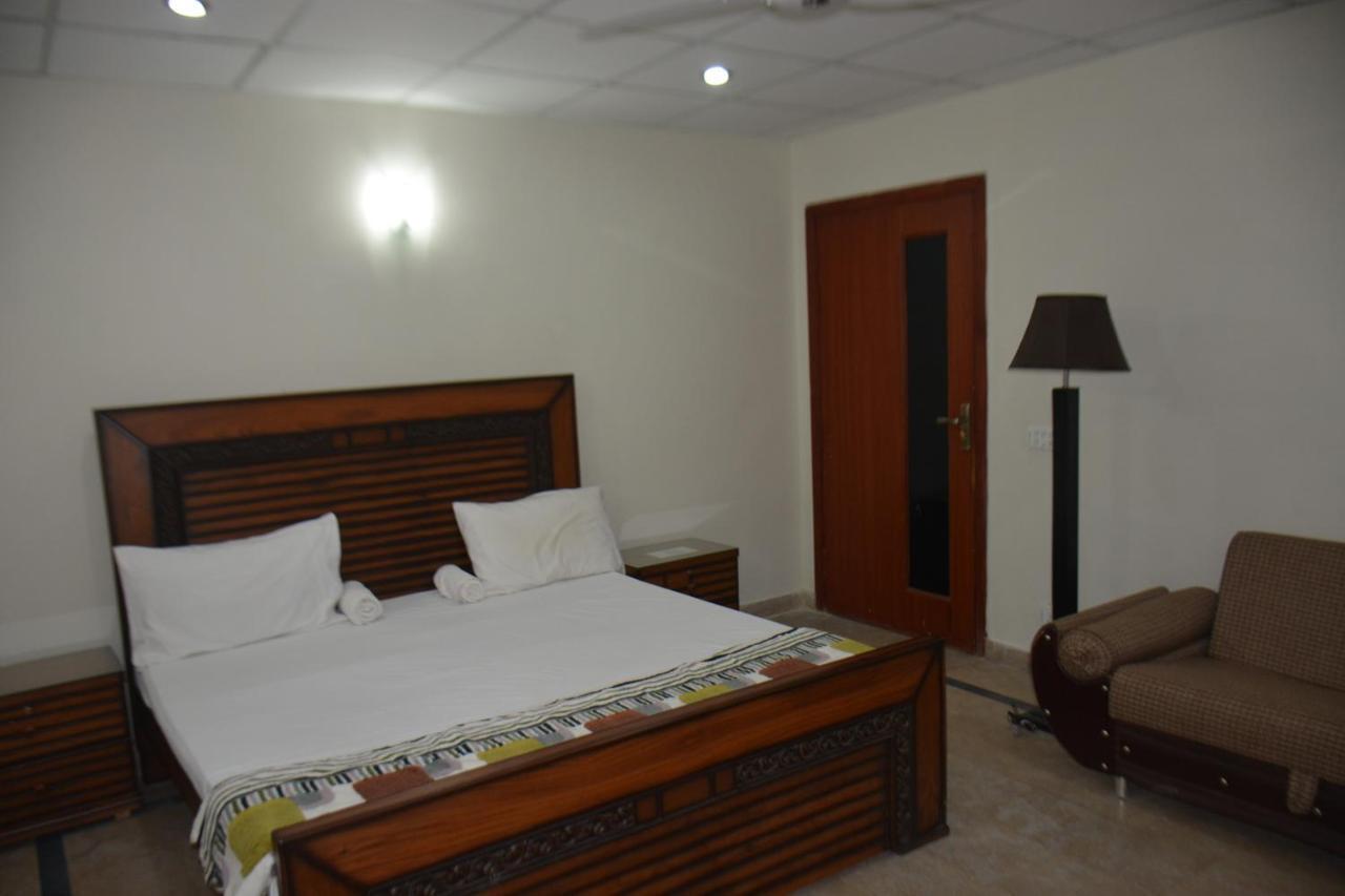 The Travelers Den Hotel Islamabad Ngoại thất bức ảnh