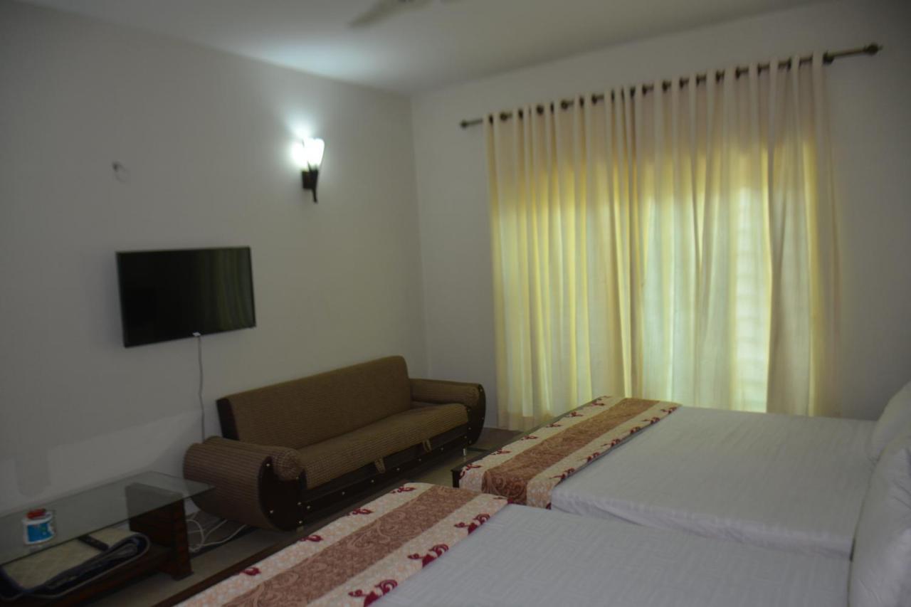 The Travelers Den Hotel Islamabad Ngoại thất bức ảnh