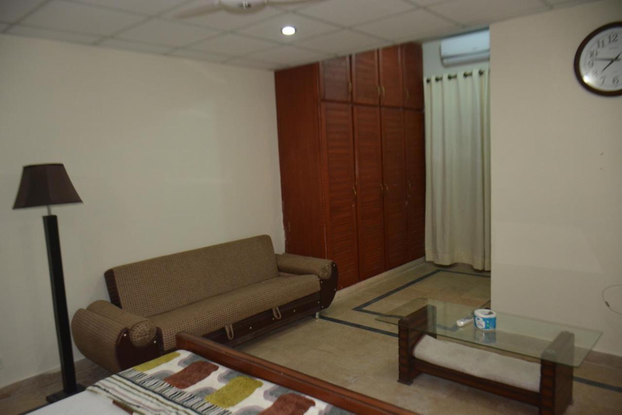The Travelers Den Hotel Islamabad Ngoại thất bức ảnh