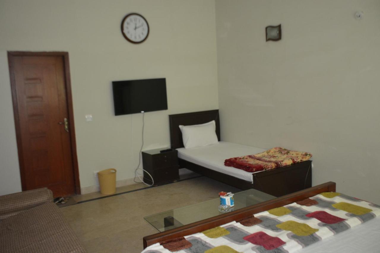 The Travelers Den Hotel Islamabad Ngoại thất bức ảnh