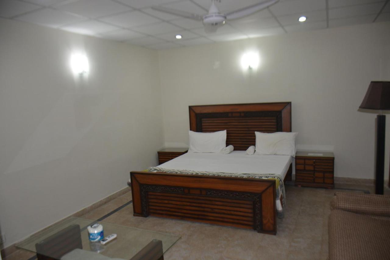 The Travelers Den Hotel Islamabad Ngoại thất bức ảnh