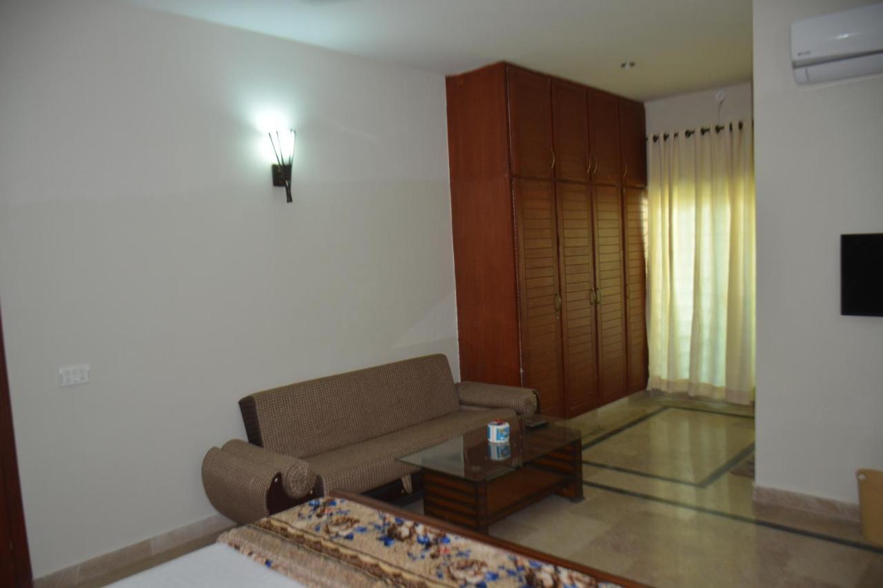 The Travelers Den Hotel Islamabad Ngoại thất bức ảnh