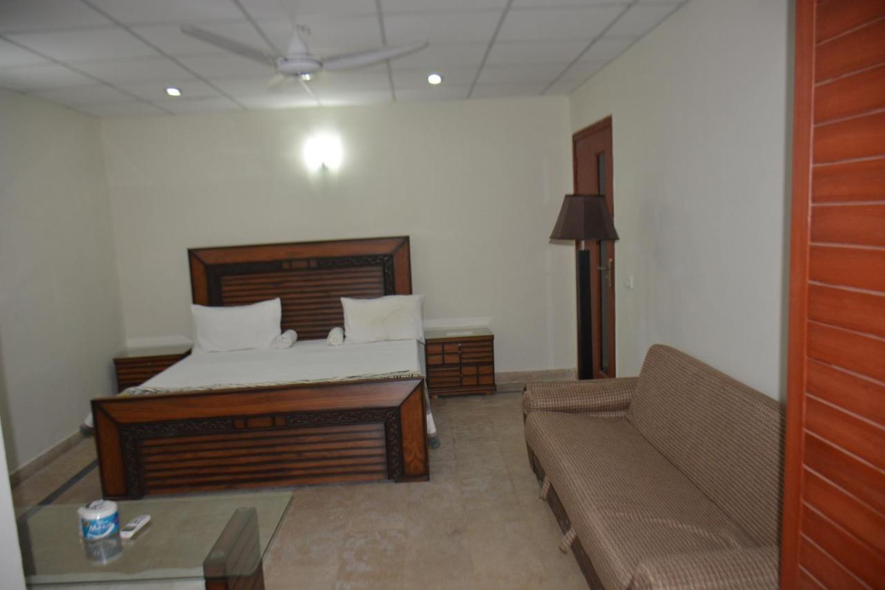 The Travelers Den Hotel Islamabad Ngoại thất bức ảnh